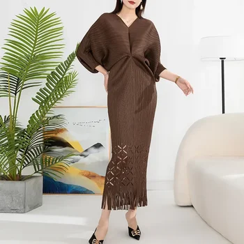 Miyake issey miyake Pilili Yarasa Kollu Püskül uzun elbise kadın 2023 Yaz Yeni Yağ MM İnce V Yaka Bir Adım uzun elbise es Kadın Giyim
