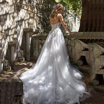 Seksi Yüksek Yan Yarık A-Line düğün elbisesi Straplez Kolsuz Tül Aplike Gelin Aç Geri Sevgiliye Sweep Tren Törenlerinde