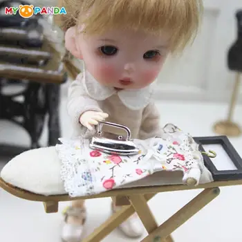 1:12 Ölçekli Sevimli Mini Dollhouse Minyatür Süsleme Bir Demir Giysi Aracı Bebek Evi Aksesuarları Mobilya Oyuncaklar