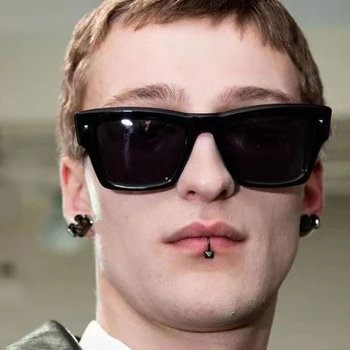 2024 Retro pirinç tırnak tasarım kare güneş gözlüğü erkek moda Yeni basit kalın çerçeve tarzı Anti mavi ışık düz gözlük kadın