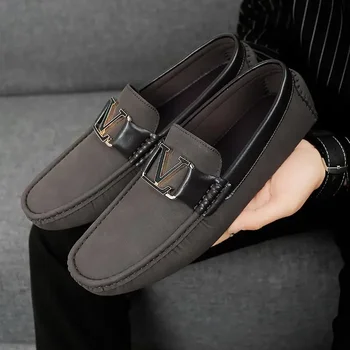 2023 Yeni Yaz Bere Ayakkabı erkek Deri Yumuşak Alt Rahat Tüm Maç Slip-on Sürüş erkek ayakkabıları İngiliz Tarzı deri ayakkabı