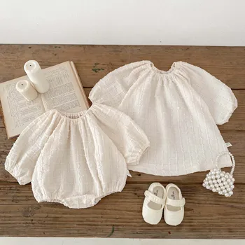 Yenidoğan Erkek Bebek Kız Pamuk Romper Elbise Bebek Yürüyor 3D Izgara Onesie Beyaz Tulum Kardeş Elbise Tek Parça Bebek Giyim 3-24M