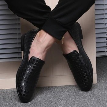 Oraqwlj erkek mokasen ayakkabıları üzerinde 2023 Kayma moda ayakkabı lüks marka sürüş ayakkabısı Deri Ofis Erkek elbise Ayakkabı marka Şemsiye Moccasins