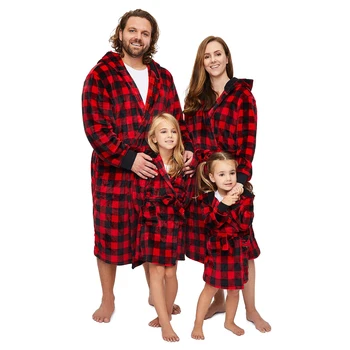 Noel Ebeveyn-çocuk Kıyafeti Kırmızı Ekose Baskılı Desen Uzun Kollu Gecelik Kemer ile Erkekler/ Kadınlar/ Çocuklar için